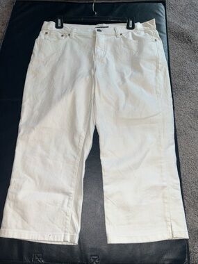 Chaps- Capri White Wide-Leg Crop Jeans Size 10P
